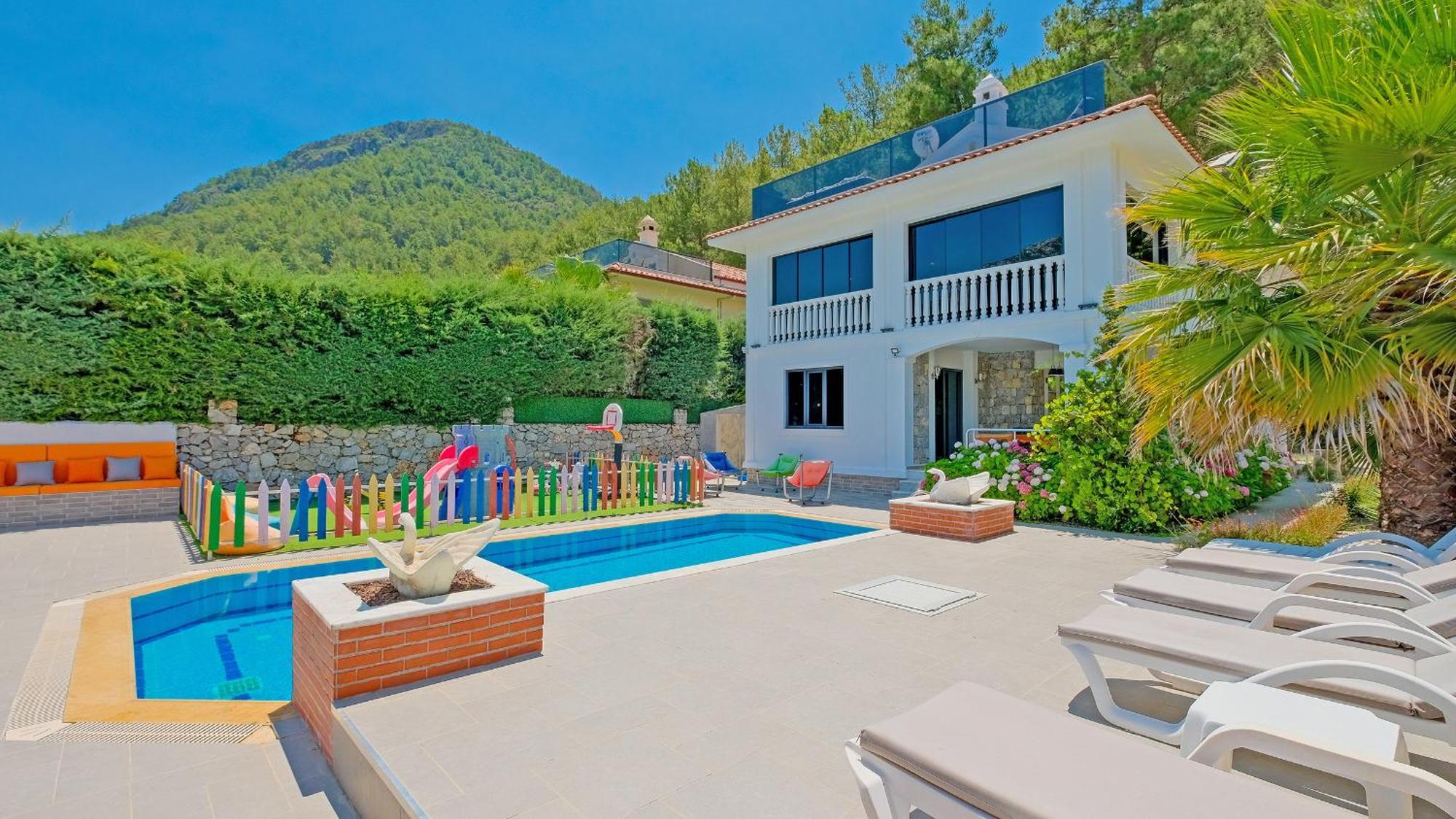 Villa Xclusive